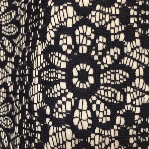 Banana Republic Pencil Skirt - Picture 2 of 4